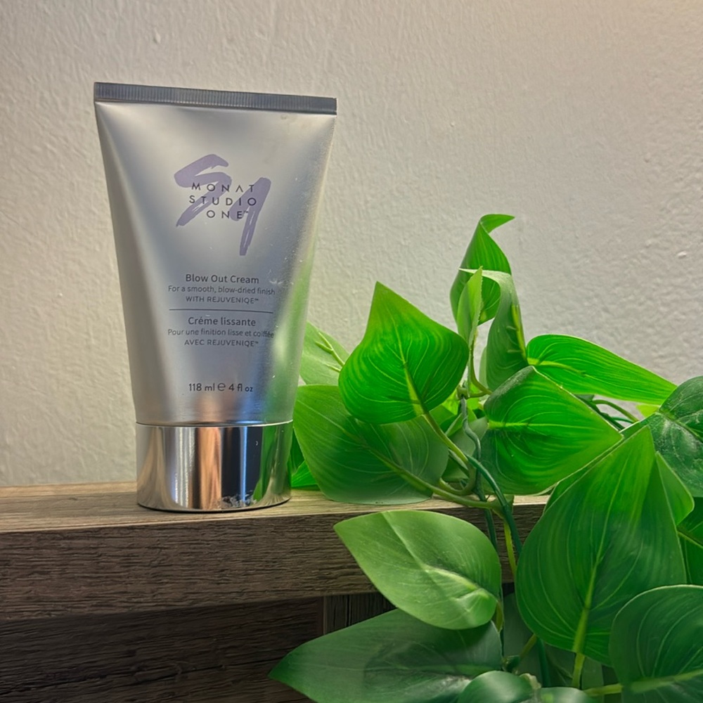 Monet blow out cream